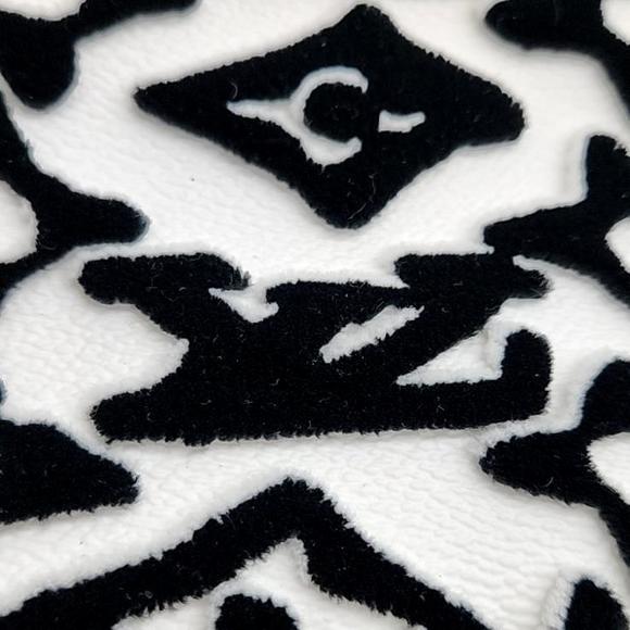 Louis Vuitton X Urs Fischer Pochette Accessoires - Picture 3 of 6